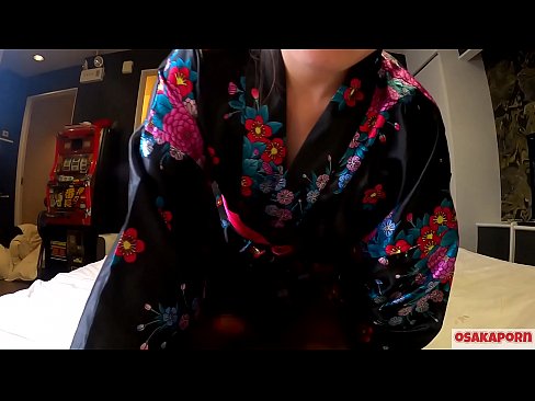 ❤️ Keçika ciwan a cosplay ji seksê hez dike ku bi orgazmê bi şûjinek di hespêk û blowjob de. Keçika Asyayî ya bi pisîka porî û bi cil û bergên kevneşopî yên Japonî di vîdyoya amator de ku masturbasyona bi pêlîstokên qijikê nîşan dide. Sakura 3 OSAKAPORN. ❤️ Porno li ku.bassaniluigi.ru ☑