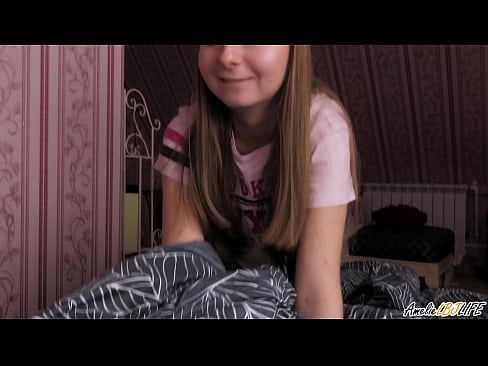 ❤️ Blondie BFF-ya xwe bi kûr dimije û di devê xwe de diqelişe ❤️ Porno li ku.bassaniluigi.ru ☑